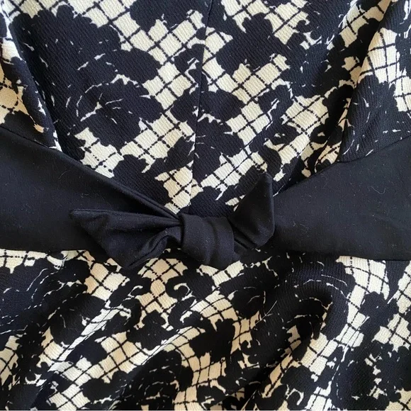 COCONINNO Fit and Flare Sleeveless Cocktail Dress - Picture 7 of 10